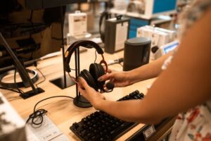 Ultimate Guide to Choosing the Right Gaming Headset: Features to Consider for Optimal Audio