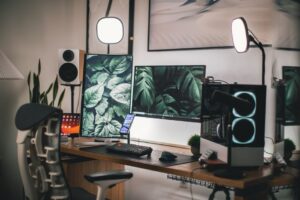 Ultimate Guide to Choosing the Right Gaming Monitor: Key Features to Consider